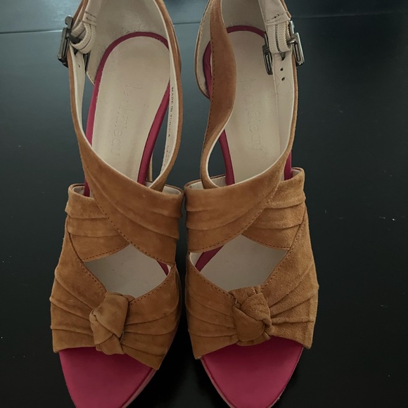 Hot pink and tan heels - Picture 2 of 8